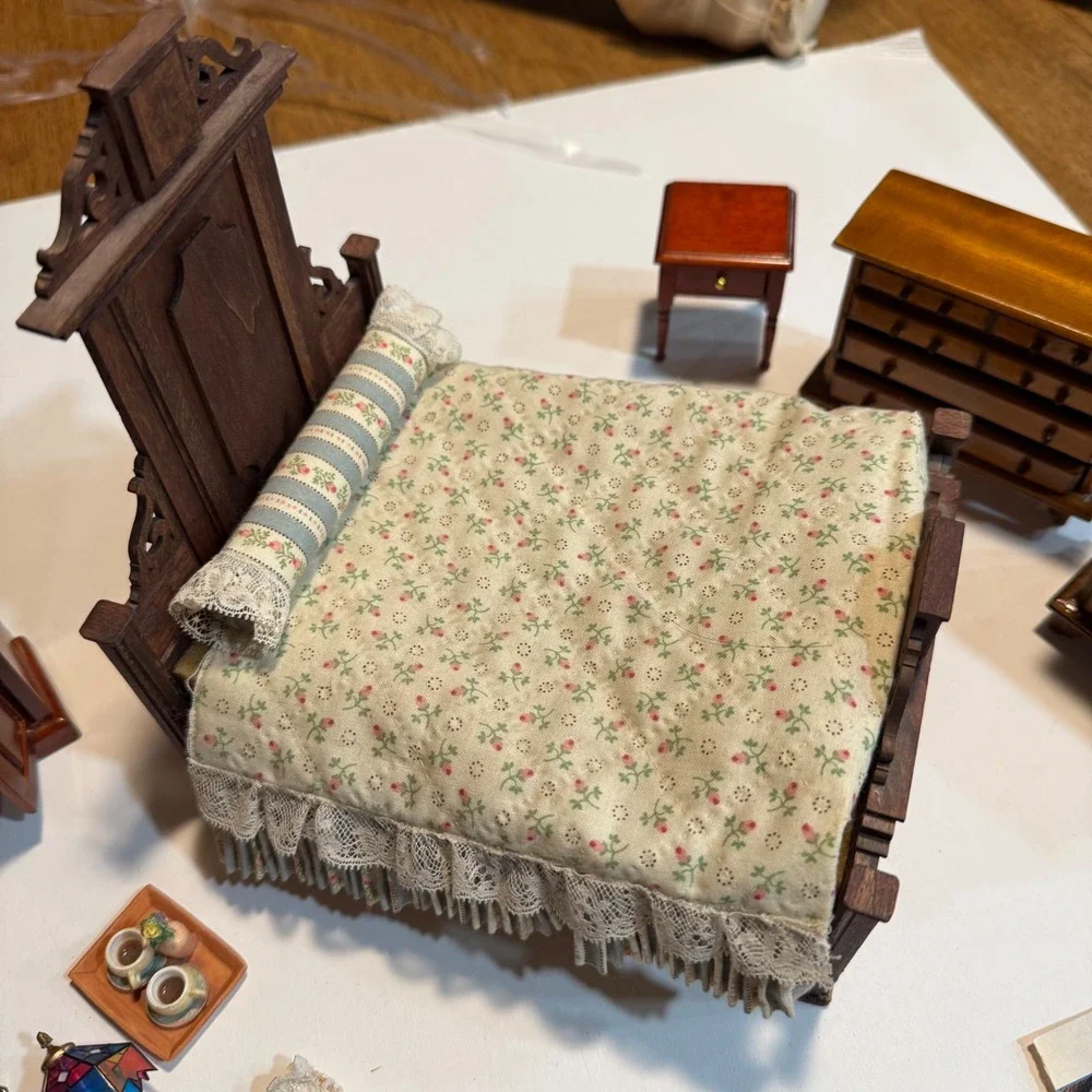 Dollhouse Miniatures 1:12 Scale Lot #8 Furniture Bedroom Set